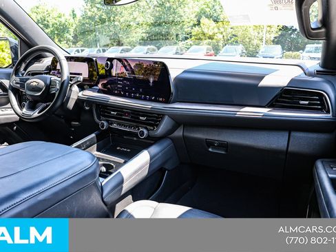 Used 2025 Chevrolet Tahoe LT AWD/4WD image 25