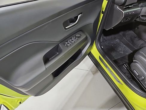 Used 2025 Hyundai Kona Limited image 12