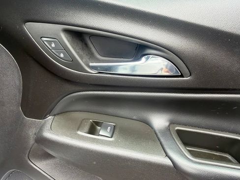 Used 2024 Chevrolet Equinox LT w/ LPO, Floor Liner Package AWD/4WD image 21