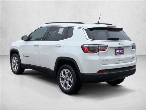 Used 2025 Jeep Compass Latitude image 7