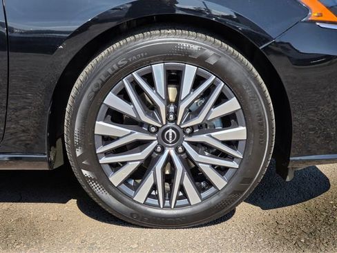 Used 2024 Nissan Altima 2.5 SV image 7