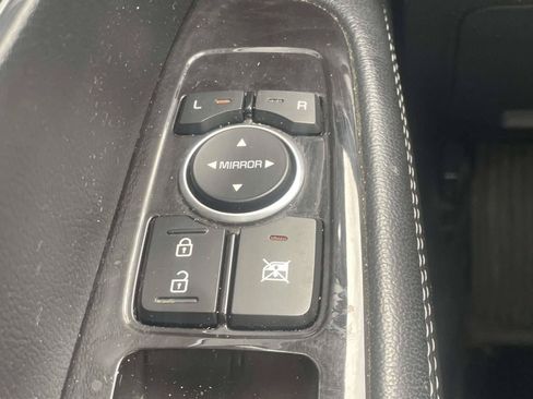 Used 2017 Kia Sorento L FWD image 21