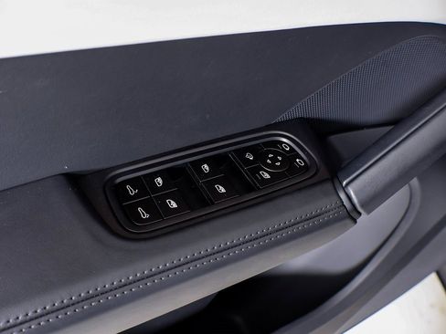 Used 2026 Porsche Cayenne S image 22