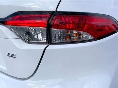 Used 2024 Toyota Corolla LE FWD image 30