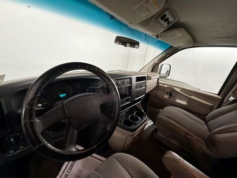 Used 2004 Chevrolet Express 2500 Passenger w/ LS Preferred Equipment Group RWD image 14
