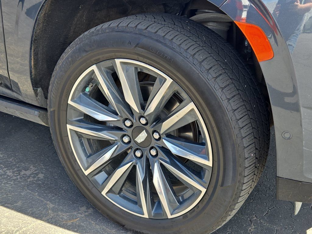 Used 2021 Cadillac Escalade ESV Sport w/ Driver Assist Tech Package AWD/4WD image 5
