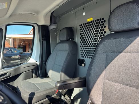 Used 2024 RAM ProMaster 2500 FWD image 13