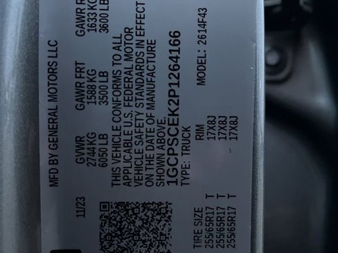 Used 2023 Chevrolet Colorado LT w/ LT Convenience Package III image 11