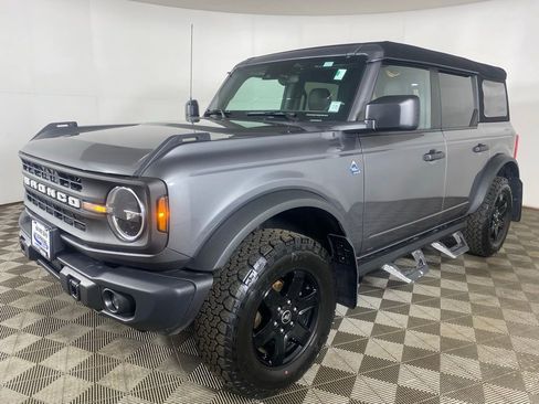 Used 2024 Ford Bronco Black Diamond image 7