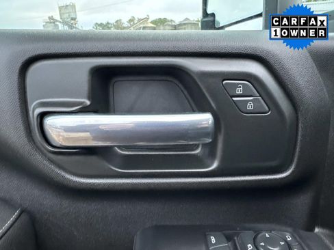 Used 2024 GMC Sierra 2500 SLE w/ Max Trailering Package image 18