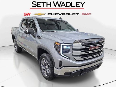 New 2026 GMC Sierra 1500 SLE image 1