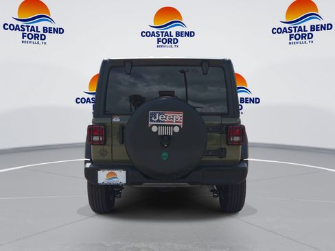 Used 2025 Jeep Wrangler Sport AWD/4WD image 7