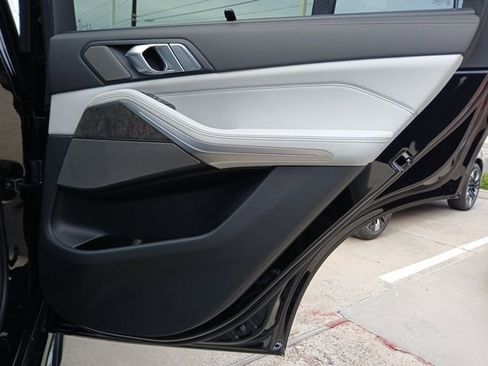 New 2026 BMW X5 sDrive40i image 11