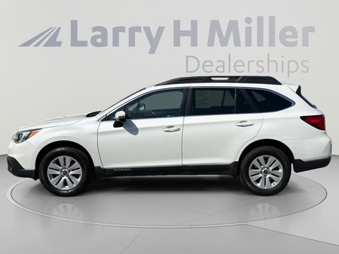 Used 2017 Subaru Outback 2.5i Premium AWD/4WD image 2