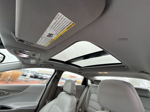 Used 2017 Chevrolet Malibu LT w/ Leather Package image 23