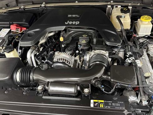 Used 2020 Jeep Gladiator Rubicon image 29