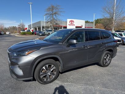 Used 2022 Toyota Highlander XLE