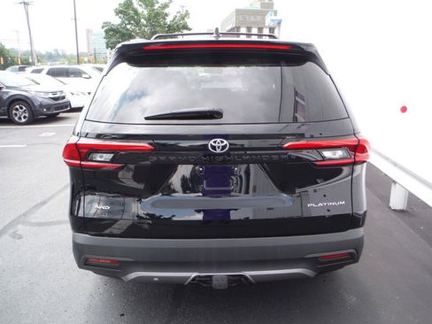 Used 2024 Toyota Grand Highlander AWD image 9