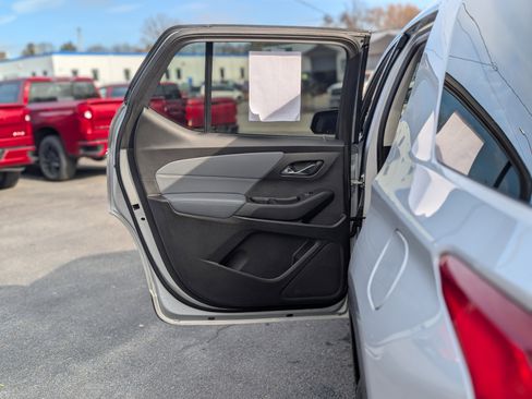 Used 2019 Chevrolet Traverse LT w/ LT Premium Package image 38