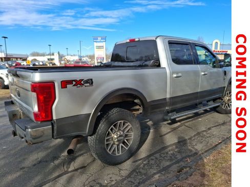Used 2017 Ford F250 Lariat w/ Lariat Value Package image 4