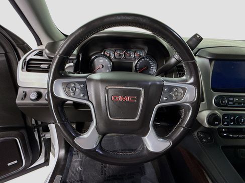 Used 2019 GMC Yukon SLT image 13