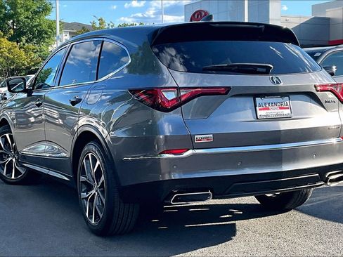 Used 2023 Acura MDX SH-AWD w/ Technology Package image 11