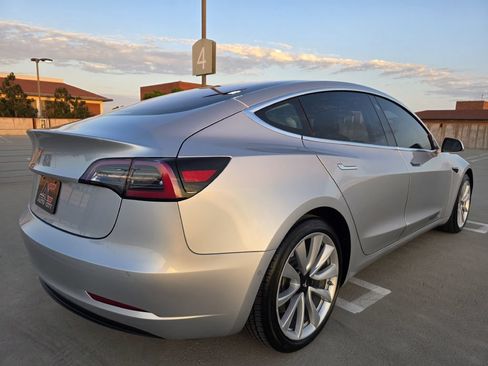 Used 2018 Tesla Model 3 Long Range RWD image 8