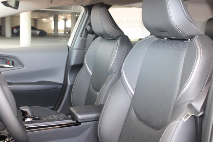 New 2027 Toyota Prius Limited AWD/4WD image 9