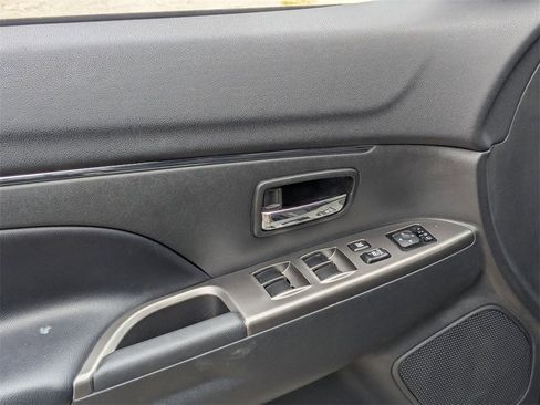 Used 2025 Mitsubishi Outlander Sport ES image 11