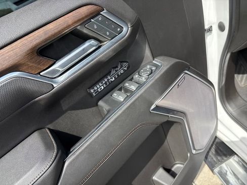 Certified 2023 Chevrolet Silverado 1500 High Country w/ Technology Package AWD/4WD image 12