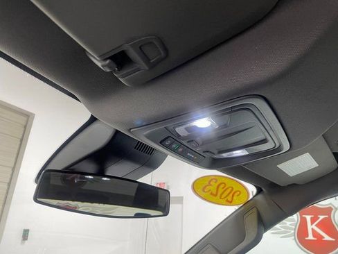 Used 2023 Chevrolet Silverado 1500 LT image 18