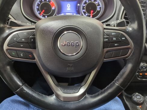Used 2020 Jeep Cherokee Limited AWD/4WD image 19