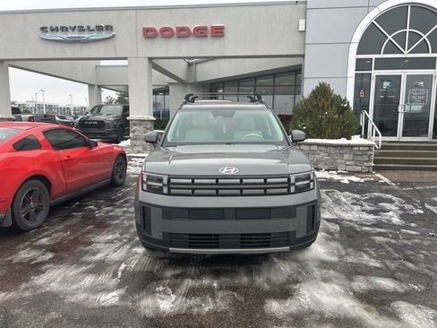 Used 2025 Hyundai Santa Fe SEL image 2