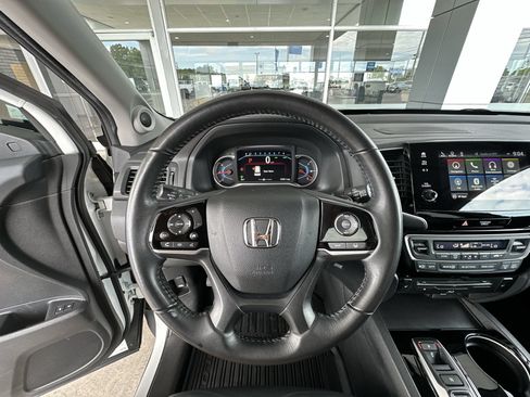 Used 2020 Honda Pilot Touring image 12