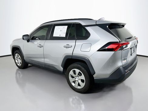 Used 2021 Toyota RAV4 LE FWD image 8