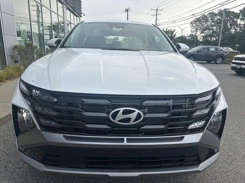 New 2025 Hyundai Tucson SE image 2