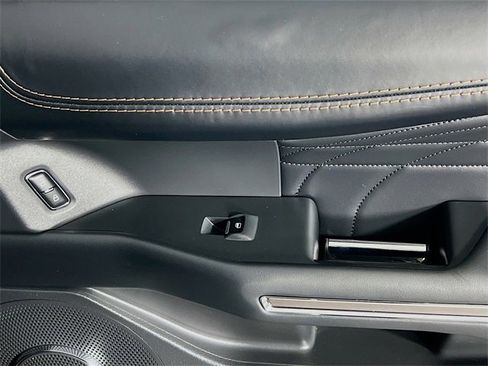 Used 2023 Ford Expedition Platinum image 31