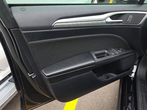 Used 2020 Ford Fusion SE image 7