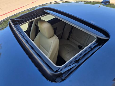 Used 2013 Jaguar XF RWD image 38
