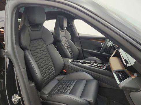 Used 2023 Audi e-tron GT Premium Plus image 19
