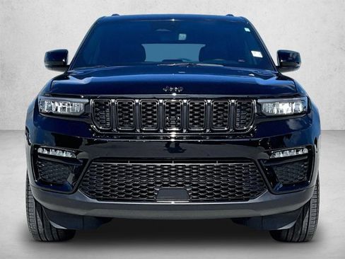 Used 2024 Jeep Grand Cherokee Limited w/ Black Appearance Package image 3