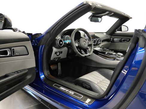 Used 2020 Mercedes-Benz AMG GT R image 23