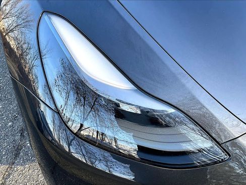 Used 2024 Tesla Model Y Performance image 25