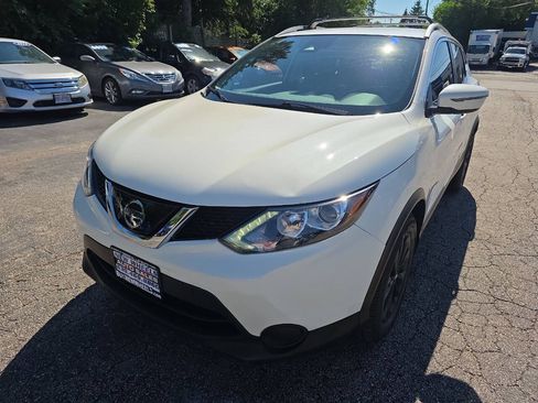 Used 2019 Nissan Rogue Sport SV AWD/4WD image 1