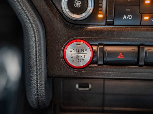 Certified 2019 Ford Mustang Coupe image 31