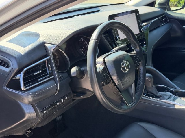 Used 2024 Toyota Camry SE w/ Cold Weather Package FWD image 13