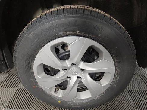 Used 2024 Toyota RAV4 LE image 11