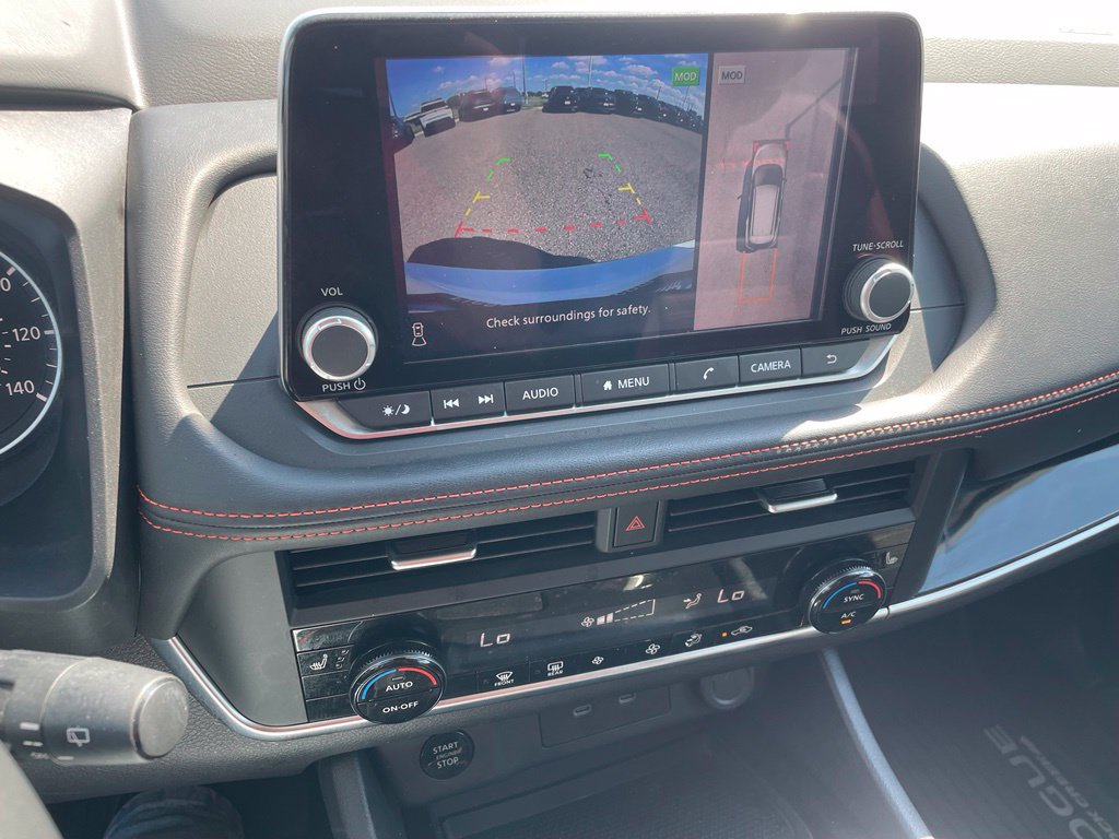 Certified 2025 Nissan Rogue SV AWD/4WD image 14
