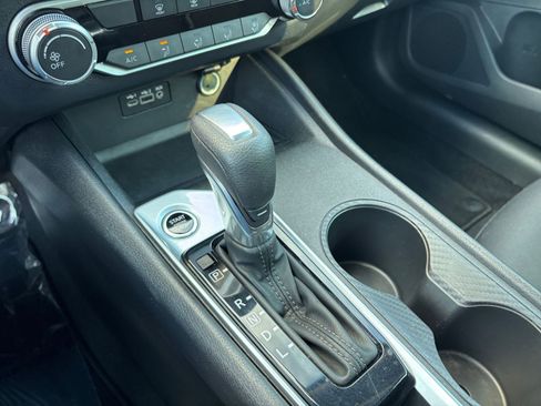 Used 2025 Nissan Altima 2.5 SV image 36