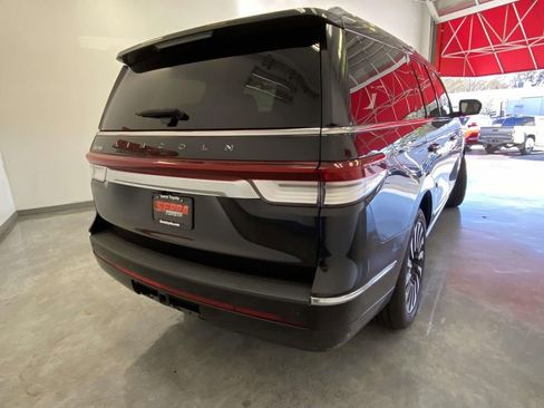 Used 2022 Lincoln Navigator Black Label AWD/4WD image 3